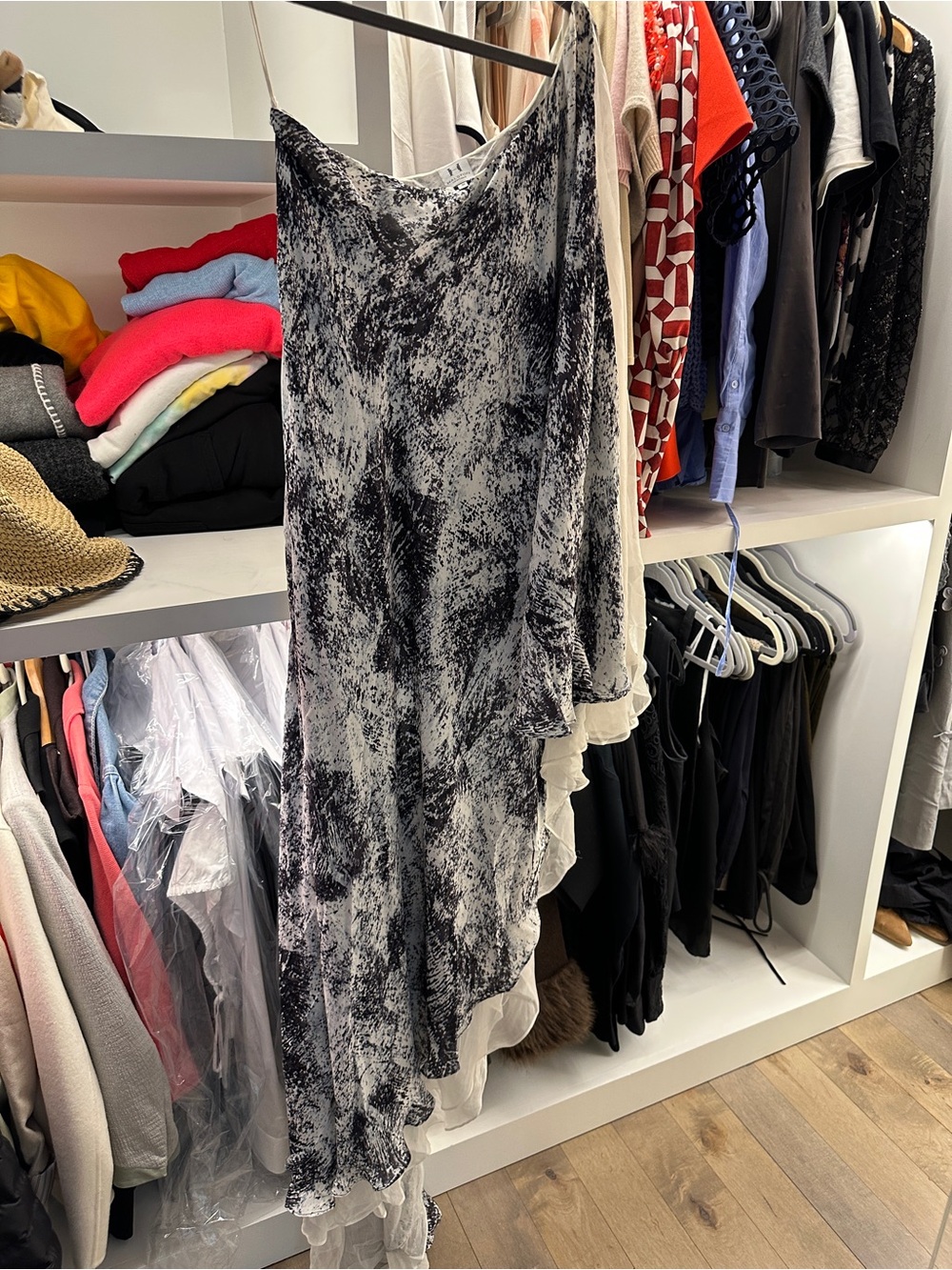 Halston Heritage Black and White Speckled one shoulder goddess Dress - Picture 5 of 8